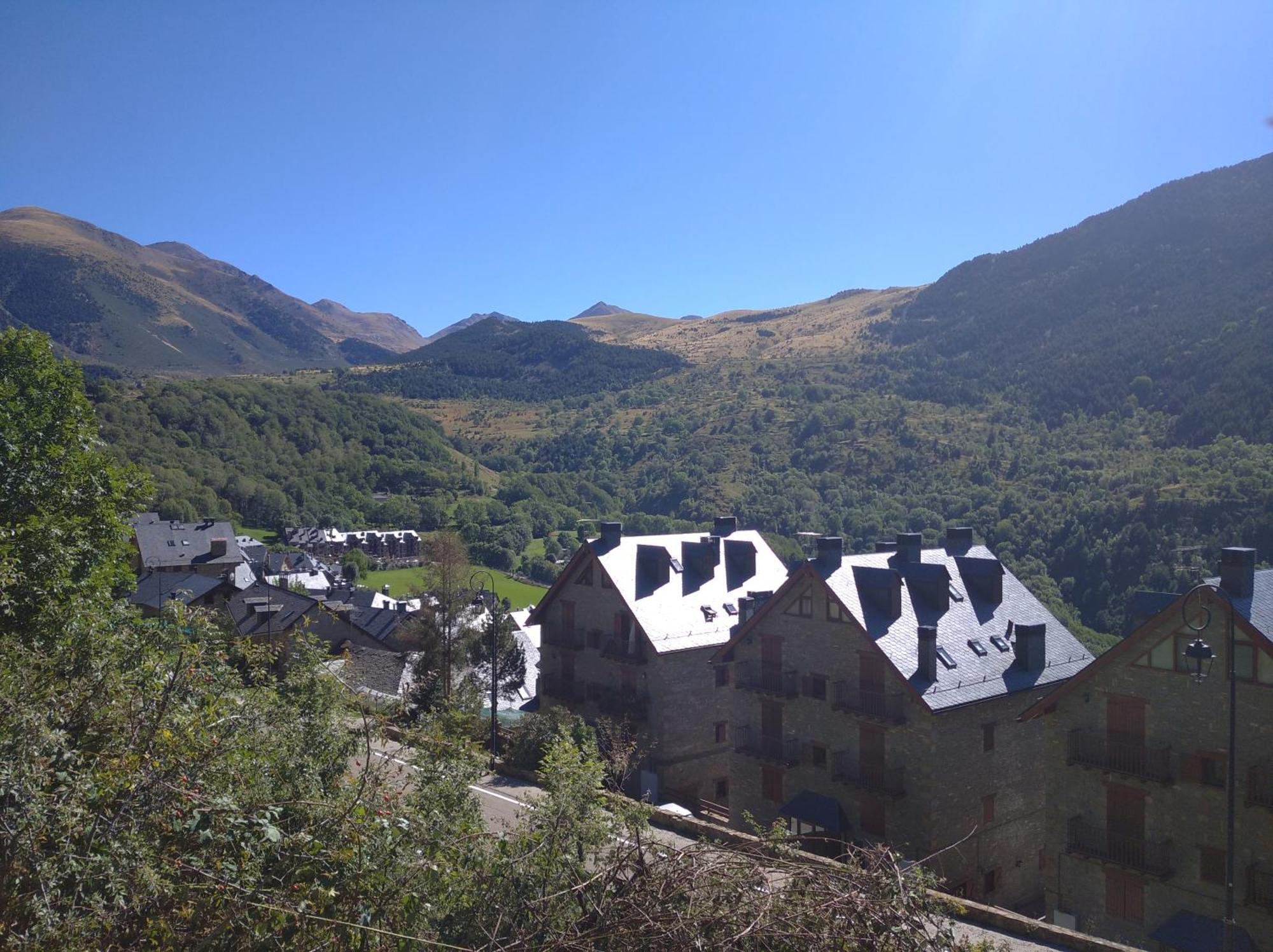 Apartamento Con Terraza Y Vistas Panoramicas En Tauell المظهر الخارجي الصورة
